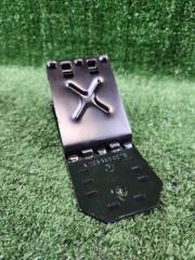 Фото запчасти противооткатный упор Mercedes-Benz C-class 2006 Б/У запчасть Запчасть противооткатный упор Mercedes-Benz C-class 2006