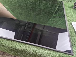 Стекло панорамной крыши E-class 2015 c207 OM651 Стекло панорамной крыши E-class 2015 c207 OM651