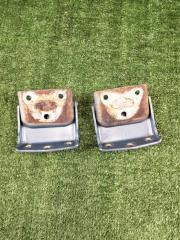 Фото запчасти петля двери багажника Mercedes-Benz Vito 2005 Б/У запчасть Запчасть петля двери багажника Mercedes-Benz Vito 2005