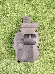 Запчасть моторчик заслонки печки Mercedes-Benz M-class 2015