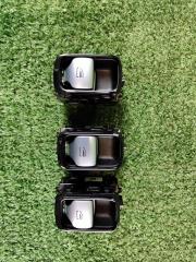 Запчасть кнопка стеклоподъемника Mercedes-Benz C-class 2023