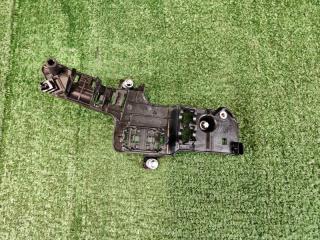 Запчасть кронштейн проводки двигателя Mercedes-Benz C-class 2023