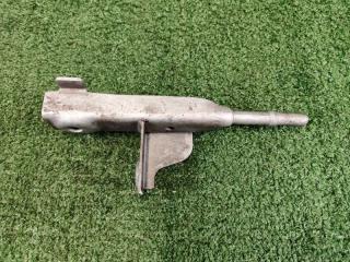 Запчасть кронштейн глушителя задний правый Mercedes-Benz C-class 2023