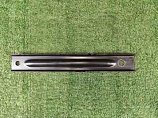 Запчасть распорка моторного отсека левая Mercedes-Benz C-class 2023