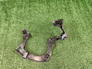 Запчасть кронштейн проводки заднего моста правый Mercedes-Benz C-class 2023