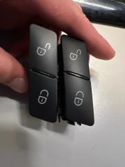 Запчасть кнопка блокировки двери левая Mercedes-Benz E-Class 2014