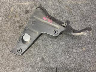 Запчасть кронштейн бампера задний левый Audi A4