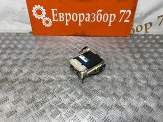 Запчасть блок предохранителей Toyota Camry