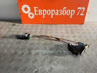 Запчасть замок двери передний правый Toyota Camry