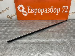 Запчасть молдинг стекла передний правый Mercedes-Benz E-Class