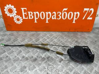 Замок двери задний правый Toyota Camry