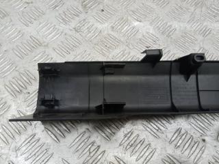 Накладка на порог передняя правая J7