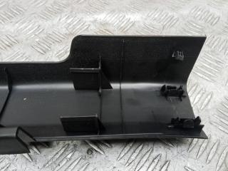 Накладка на порог передняя правая J7