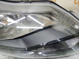 Фара передняя правая Focus 3 CB8