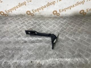 Запчасть петля капота правая Volkswagen Polo