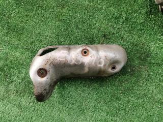 Запчасть защита выпускного коллектора правая MITSUBISHI CHALLENGER