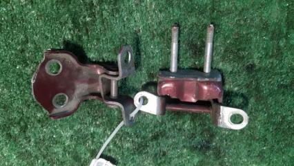 Фото запчасти петля двери задняя левая TOYOTA HILUX контрактная запчасть Запчасть петля двери задняя левая TOYOTA HILUX