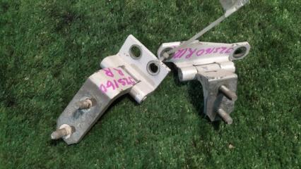 Фото запчасти петля двери задняя правая TOYOTA ARISTO 1999 контрактная запчасть Запчасть петля двери задняя правая TOYOTA ARISTO 1999