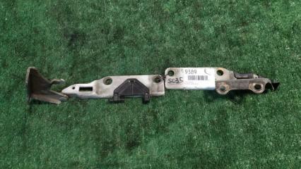 Фото запчасти петля капота NISSAN LAUREL контрактная запчасть Запчасть петля капота NISSAN LAUREL