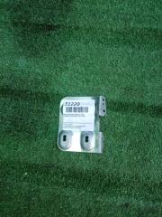 Крепление магнитофона правое HONDA STREAM 1999 контрактная Крепление магнитофона правое HONDA STREAM 1999