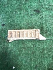 Запчасть блок предохранителей MAZDA MPV