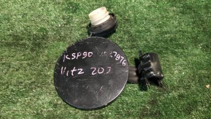 Лючок бензобака TOYOTA VITZ 2007 контрактная Лючок бензобака TOYOTA VITZ 2007