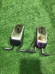 Запчасть петля двери передняя левая SUZUKI ESCUDO 2005