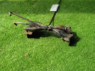 Крепление аккумулятора NISSAN X-TRAIL 2002