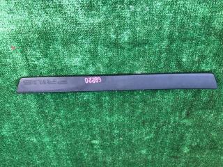 Запчасть накладка на порог передняя правая TOYOTA PRIUS