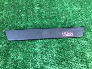 Запчасть накладка на порог задняя левая TOYOTA PRIUS