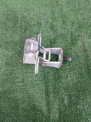 Фото запчасти петля задней двери HONDA VEZEL контрактная запчасть Запчасть петля задней двери HONDA VEZEL