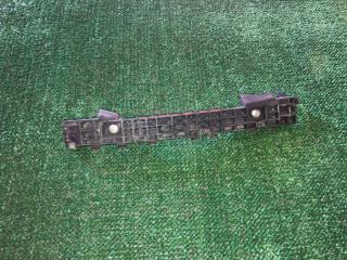 Крепление бампера заднее правое HONDA FIT контрактная Крепление бампера заднее правое HONDA FIT