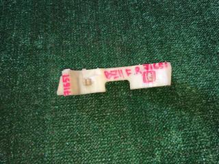 Крепление бампера переднее правое NISSAN CUBE контрактная Крепление бампера переднее правое NISSAN CUBE