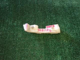 Крепление бампера переднее левое NISSAN CUBE контрактная Крепление бампера переднее левое NISSAN CUBE