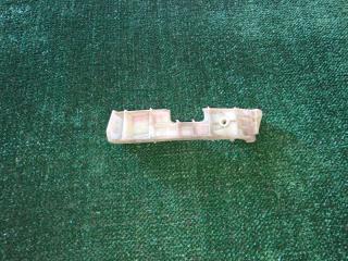 Крепление бампера переднее левое NISSAN CUBE контрактная Крепление бампера переднее левое NISSAN CUBE