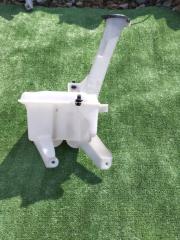 Бачок омывателя TOYOTA VITZ