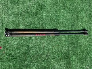 Запчасть амортизатор багажника MAZDA DEMIO