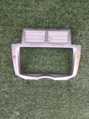 Рамка магнитофона TOYOTA VITZ