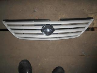 Решетка радиатора Nissan Serena