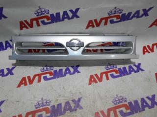 Решетка радиатора Nissan Primera