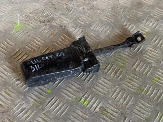 Фото запчасти ограничитель двери задний левый Skoda Octavia 2018 Б/У запчасть Запчасть ограничитель двери задний левый Skoda Octavia 2018