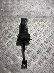 Запчасть ограничитель двери задний левый Volkswagen Tiguan 2019