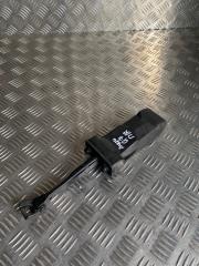 Фото запчасти ограничитель двери передний левый Audi Q7 2016 Б/У запчасть Запчасть ограничитель двери передний левый Audi Q7 2016