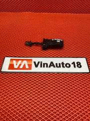 Фото запчасти ограничитель двери задний правый Skoda Rapid 2020 Б/У запчасть Запчасть ограничитель двери задний правый Skoda Rapid 2020