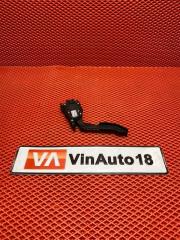 Педаль газа Renault Duster 2012