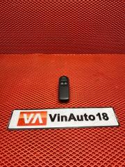 Блок управления стеклоподъемниками передний левый Renault Duster 2012 Б/У Блок управления стеклоподъемниками передний левый Renault Duster 2012