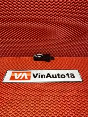 Фото запчасти ограничитель двери задний левый Skoda Rapid 2016 Б/У запчасть Запчасть ограничитель двери задний левый Skoda Rapid 2016