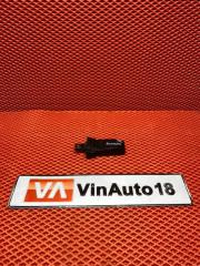 Фото запчасти ограничитель двери передний левый Skoda Rapid 2017 Б/У запчасть Запчасть ограничитель двери передний левый Skoda Rapid 2017