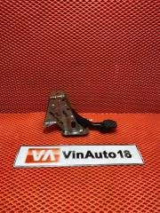 Запчасть педаль тормоза Volkswagen Tiguan 2011