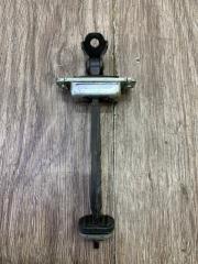 Запчасть ограничитель двери передний левый Chevrolet Captiva 2008